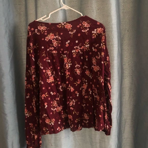 IB Diffusion 3 x burgundy With floral accents, blousey top- new or like new - Picture 7 of 7